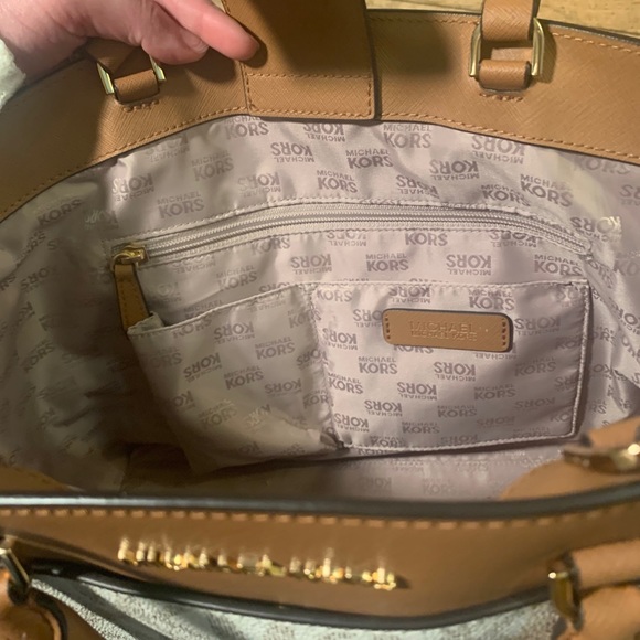 SOLD Michael Kors purse - Picture 8 of 12